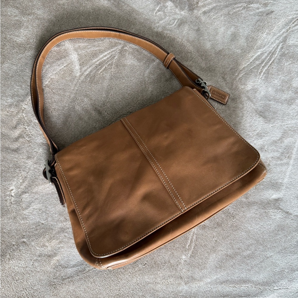 VINTAGE COACH Hampton Tan Leather Flap Shoulder/Crossbody Bag w/ Silver Hardware - Picture 2 of 8